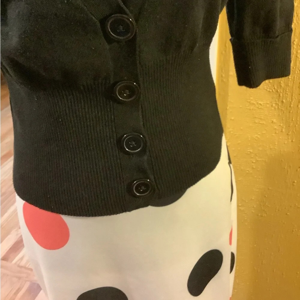 CHIC V NECK BLACK CARDIGAN SHORT SWEATER - Picture 4 of 6